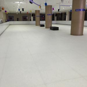 合成アイススケートリンク